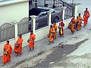 Buddhist Monks in Phongsali by Asienreisender